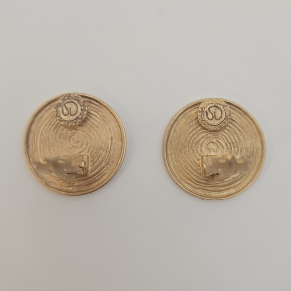 St. John gold tone black enamel earrings 1-1/4th in clip on - Picture 12 of 12